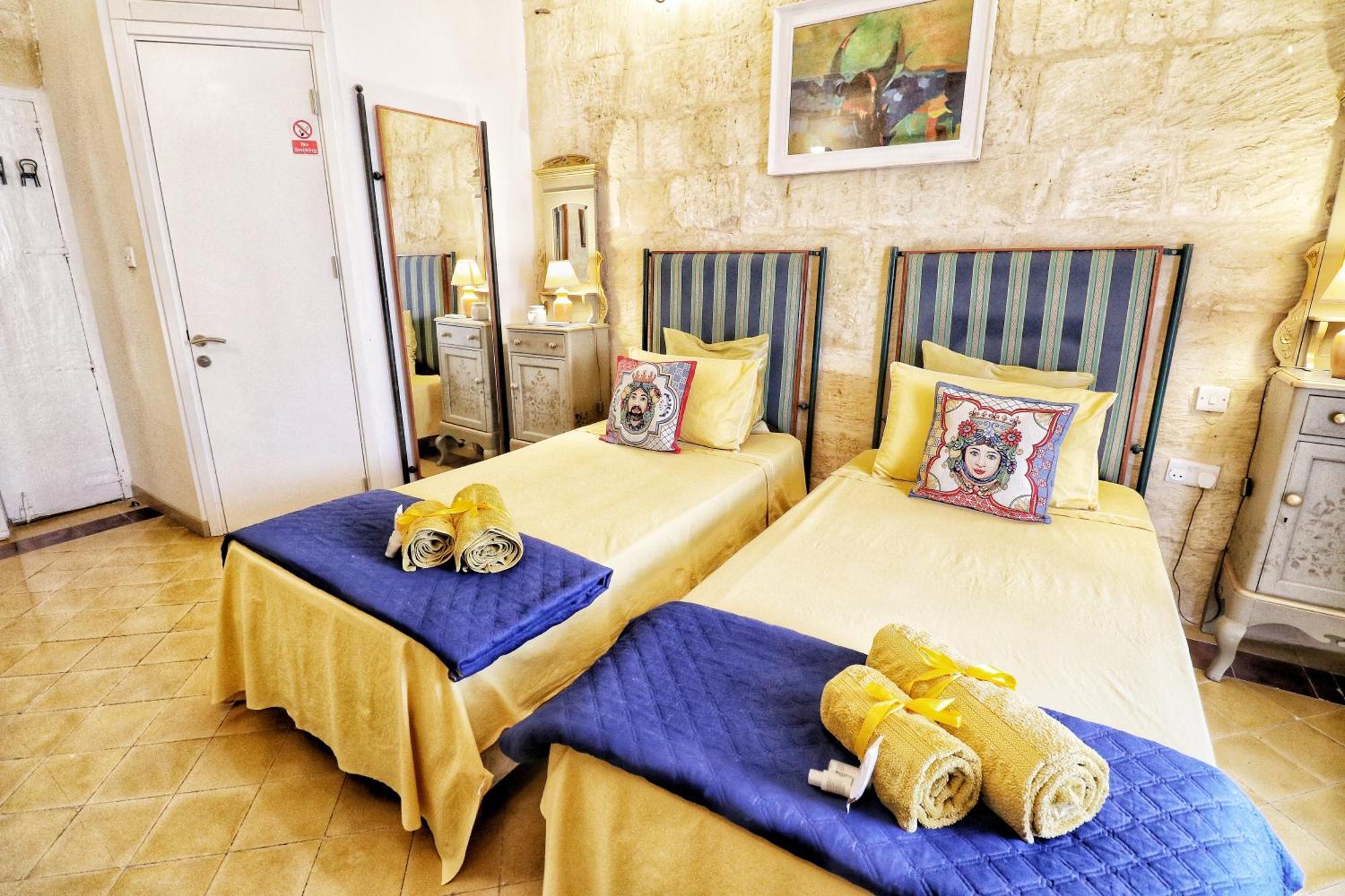 The Knight - Heritage & Art Home At Birgu Square المظهر الخارجي الصورة